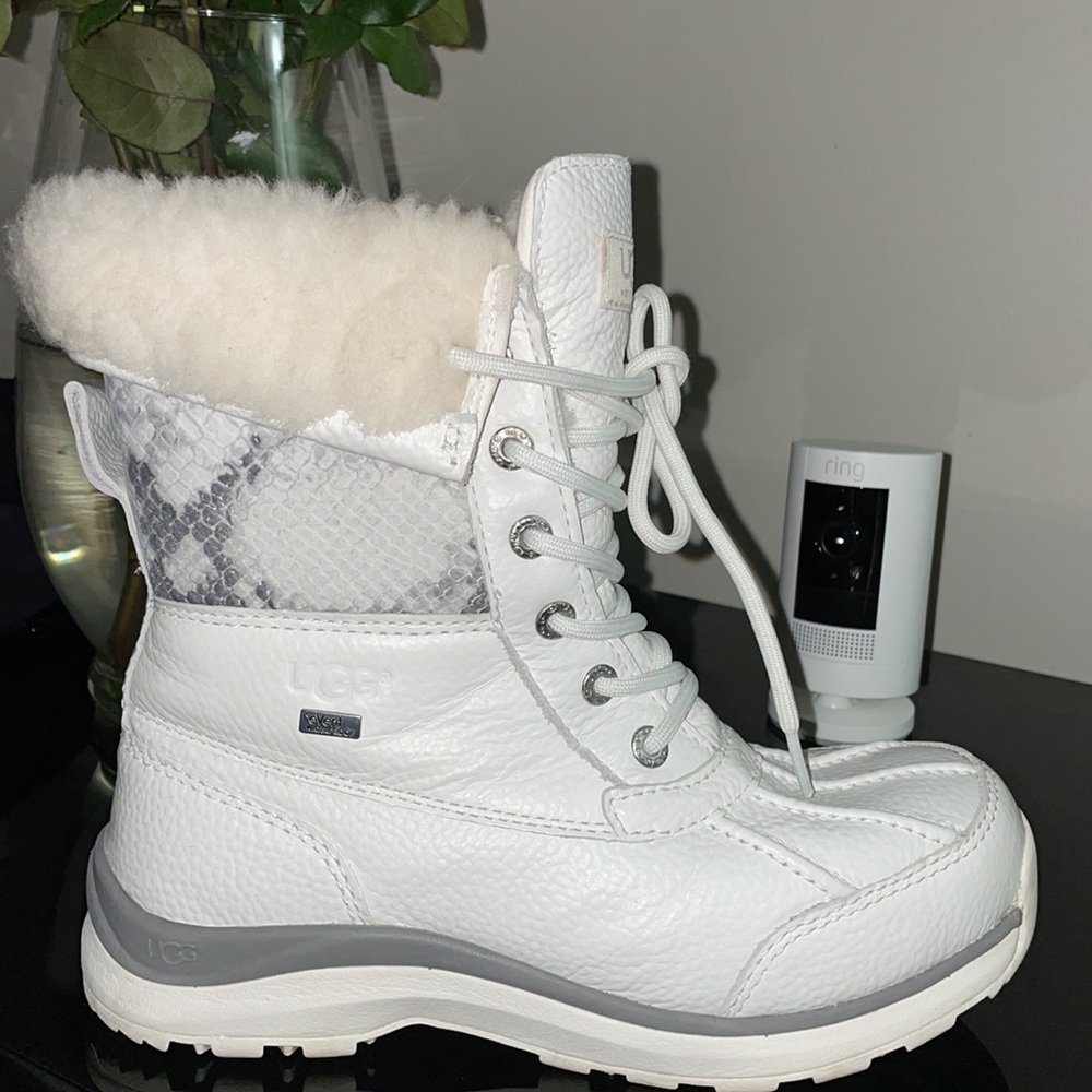 Beautiful UGG snow boots